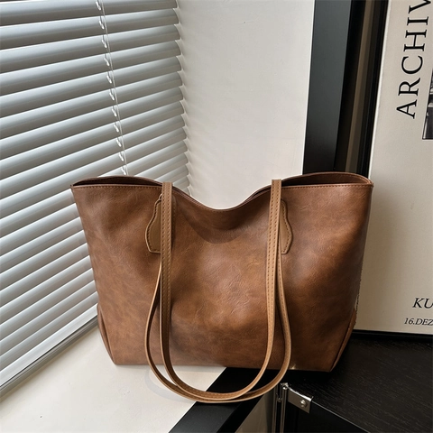 Vintage Synthetic Leather Tote Bag Large Capacity Minimalist Shoulder Bag For Women Commuting Retro Fashion Handbag