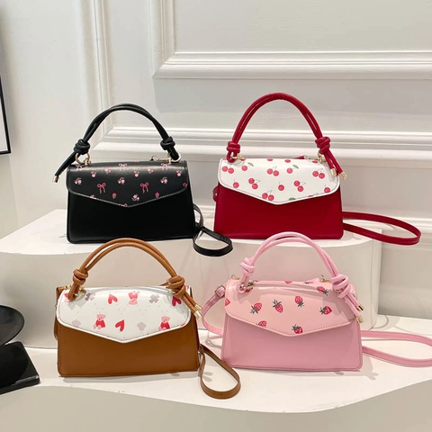 Bolso de Hombro Cuadrado Pequeño de Cuero Sintético Estampado de Moda para Mujer Estilo Coreano Dibujos Animados Oso Cereza Fresa Patrón Bolso de Mano Bandolera Versátil Diario