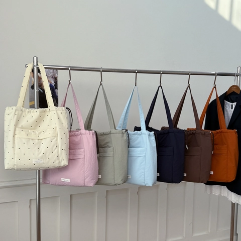 Women Large Capacity Nylon Drawstring Tote Bag Minimalist Polka Dot Shoulder Bag For Yoga Travel Casual Shopping Tote Bag