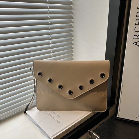 Borsa da Sera Minimalista in Pelle Sintetica a Busta Occhielli in Metallo Cinturino da Polso Rimovibile Donna