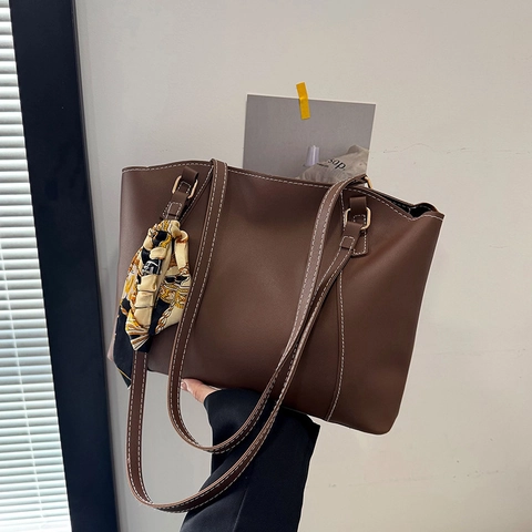 Retro Große Kapazität Tragetasche Für Damen Kunstleder Umhängetasche Mit Schal Dekoration Kontrastnähte Handtasche