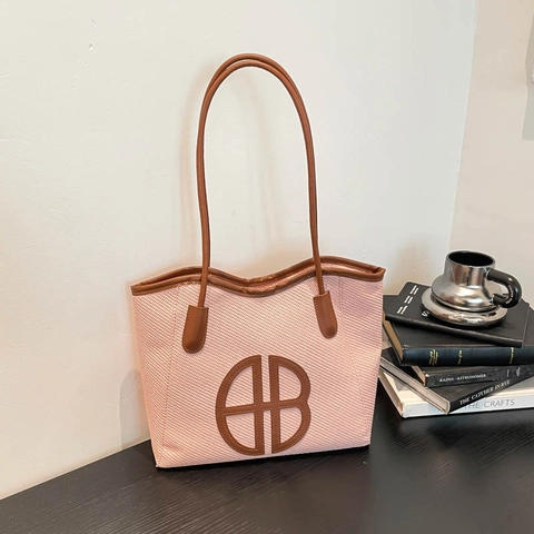Damen Große Kapazität Gewebte Tragetasche Kunstleder Besatz Rundes Buchstaben Logo Stilvolle Achselhandtasche Schulter Pendlertasche