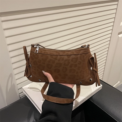 Borsa a Tracolla Vintage da Donna con Stampa Leopardata in Pelle Sintetica Opaca Sottoascella con Fiocco Borchie Argentate Chiusura a Cerniera Borsa da Lavoro