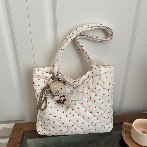 Quilted Tote Bag Heart Print Large Capacity Shoulder Handbag With Plush Charm Sweet Korean Style Women Daily Use