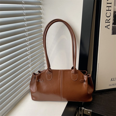 Women Vintage Oil Wax Synthetic Leather Tote Bag Large Capacity Minimalist Korean Style Shoulder Bag Underarm Bag Solid Color Commuter Bag