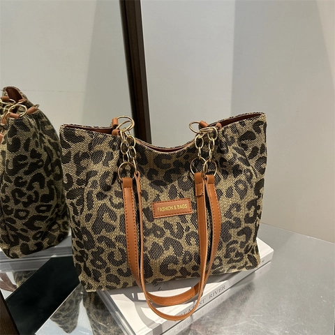Leopard Print Suede Tote Bag Large Capacity Commuter Shoulder Bag With Metal Chain For Women Fashion Urban Handbag
