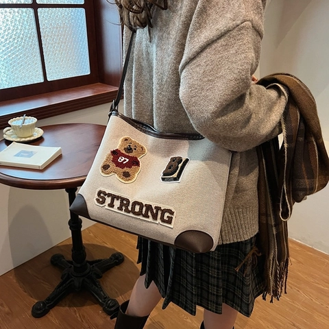 Retro Leinwand Tragetasche Für Damen Bären Stickerei Patchwork Schultertasche Große Kapazität Lässige Umhängetasche Pendeln Handtasche