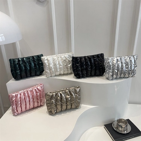 Modern Synthetic Leather Cloud Pleated Clutch Bag Puffy Metallic Quilted Makeup Bag Minimalist Daily Portable Handbag Women