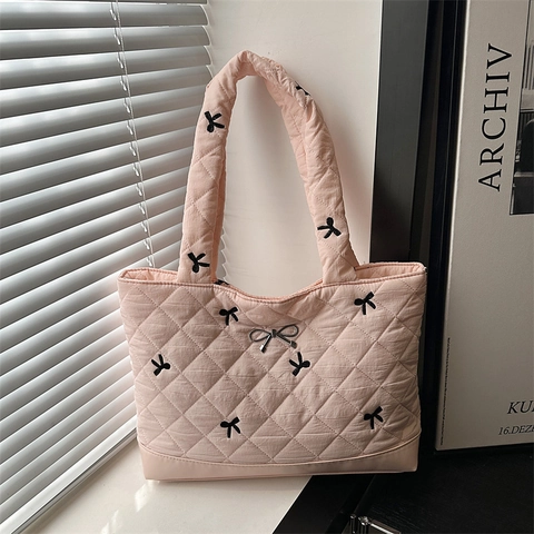 Sac Cabas Matelassé Style Coréen pour Femmes avec Broderie de Nœud Grande Capacité Sac à Bandoulière Urbain Minimaliste en Cuir Synthétique
