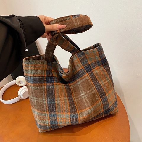 Vintage Plaid Woolen Composite Fabric Large Capacity Tote Bag Japanese Style Winter Shoulder Handbag For Women Retro Check Bag