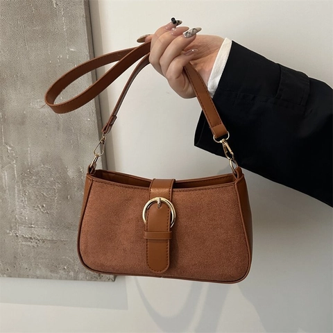Sac à Épaule en Nylon Mat Rétro pour Femmes Sac Sous le Bras Simple Grande Capacité Sac Bandoulière Décontracté Navette Hiver Nouveau Style
