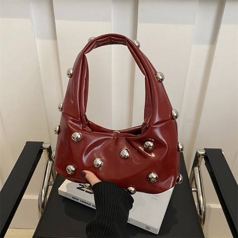 Moderne Damen Nieten Hobo Schultertasche Kunstleder Achseltasche Mode Metallball Dekorative Crossbody Handtasche Alltag Party
