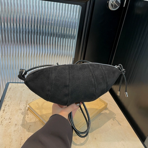 Damen Matte Kunstleder Croissant Schultertasche Minimalistische Hornform Umhängetasche Retro Nähte Unterarm Handtasche