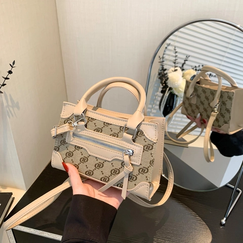 Women's Retro Monogram Patchwork Shoulder Handbag Korean Fashion Synthetic Leather Small Square Crossbody Bag For Daily Commuting