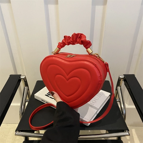 Mode Herzförmige PU Leder Crossbody Tasche Für Damen Retro Gesteppte Handtasche Mit Plissee Griff Gold Hardware Schultertasche