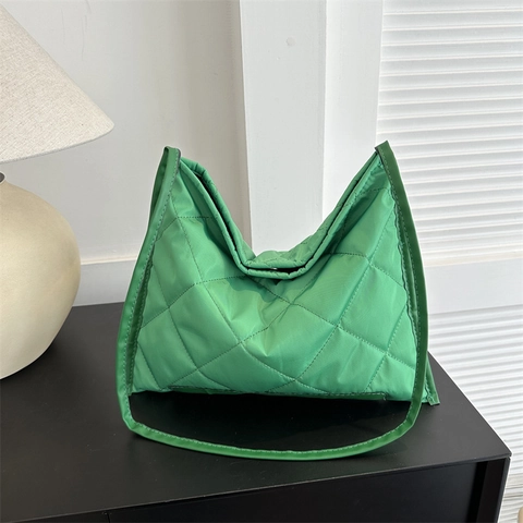 Bolso de Hombro Acolchado de Tela Oxford Grande para Mujer Color Sólido Patrón de Rombos Bolso Tote Informal Bolso de Mano