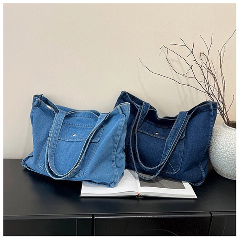 Women Large Capacity Denim Tote Bag Casual Solid Color Shoulder Bag Front Pocket Contrast Stitching Urban Minimalist Handbag