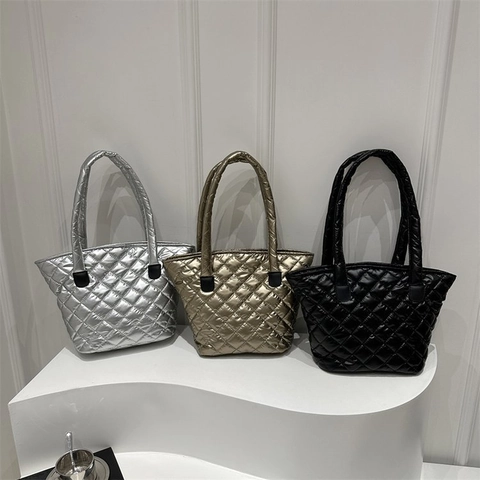 Damen Urban Minimalistisch Metallisch Wildleder Gesteppt Tote Bag Rautenmuster Große Kapazität Schultertasche Trendige Unterarm Handtasche