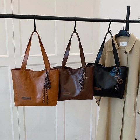 Women's Fashion PU Leather Tote Bag Large Capacity Commuter Shoulder Bag Vintage Solid Color Casual Handbag With Charm