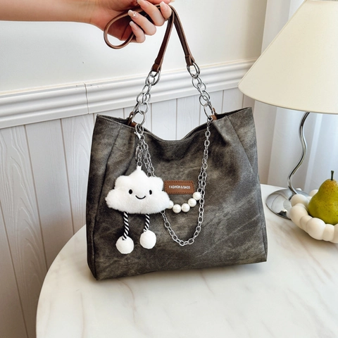 Damen Retro Wildleder Tote Bag Mit Großer Kapazität Metallkette Künstliche Perlen Dekor Urban Minimalistisch Pendler Umhängetasche