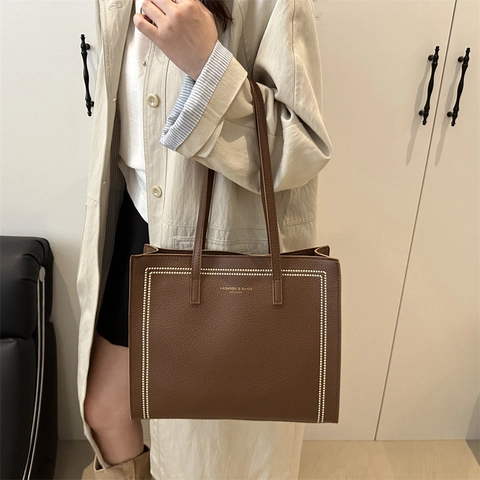 Große Kapazität Kunstleder Tote Bag Für Damen Litschikorn Steppnähte Umhängetasche Pendler Büro Handtasche