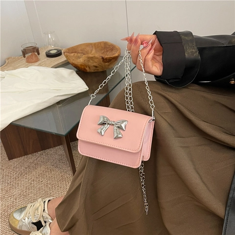 Modische Damen Mini Schleife Umhängetasche PU Leder Kleine Quadratische Tasche Mit Silberner Kette Retro Freizeit Schultertasche