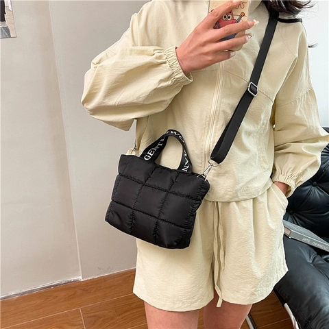 Dames Puffer Gewatteerde Crossbody Tas Mode Gewatteerde Schoudertas Met Letter Band Lichtgewicht Waterbestendige Tote Handtas