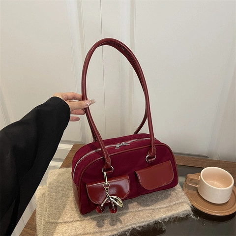 Bolso de Hombro de Axila de Gamuza Retro para Mujer Minimalista Patchwork Bolso Boston Con Colgante de Cereza para Diario