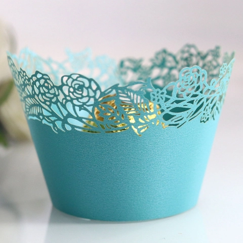 Lasergeschnittene Rose Blume Cupcake-Wickel Hohl Perlmuttpapier Spitze Kuchen Liners Für Hochzeit Geburtstag Party Dekoration