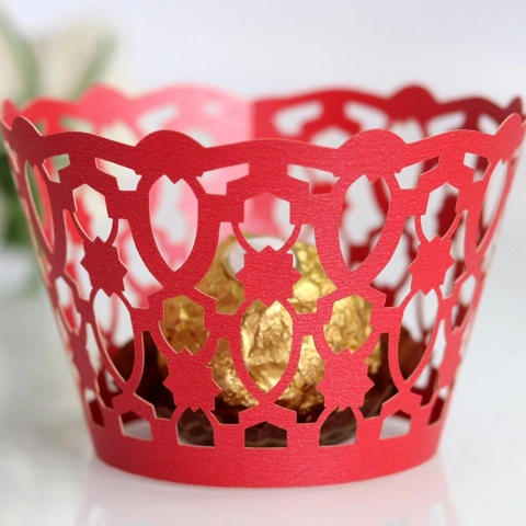 Elegante Lasergeschnittene Hohl Papier Cupcake Hülle Dekorative Geometrische Stern Kuchenrand Für Hochzeit Party Backen Dekor