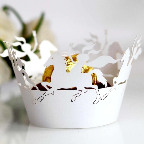 Lasergeschnitten Ritter Pferd Perlmuttpapier Cupcake-Hüllen Hohle Dessert Dekoration Für Geburtstag Hochzeit Party Kuchen Deko