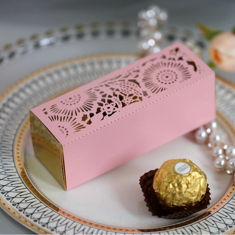 Scatola di Caramelle a Forma di Rosa Intagliata a Laser in Carta Perlata Scatola Regalo per Matrimonio Festa Motivo a Cuore