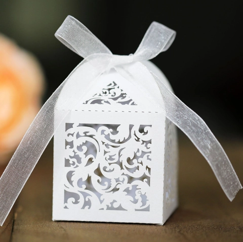 Laser Cut Pearlescent Paper Favor Box With Ribbon European Hollow Flower Candy Gift Box For Wedding Party Celebration