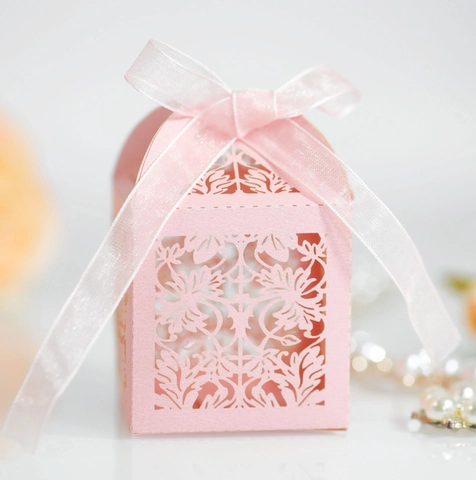 Laser Cut Pearlescent Paper Wedding Candy Favor Boxes With Ribbons Floral Hollow Gift Box For Marriage Party Celebration