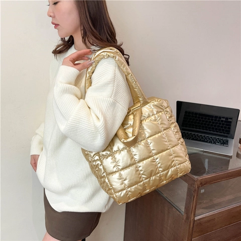 Bolso Tote Acolchado Metálico para Mujer Gran Capacidad de Nailon Bolso de Hombro de Axila Moda Bolso de Mano