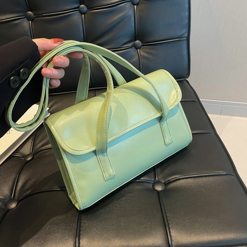 Bolso de Hombro de Cuero PU Retro para Mujer Gran Capacidad Bolso de Axila Moda Casual con Solapa Bolso de Viaje Color Sólido