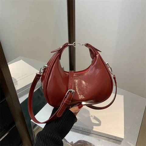 Bolso Hobo de Media Luna para Mujer de Cuero PU de Moda Metálico Brillante de Hombro Bandolera Con Correa Ajustable Bolso de Mano de Color Sólido