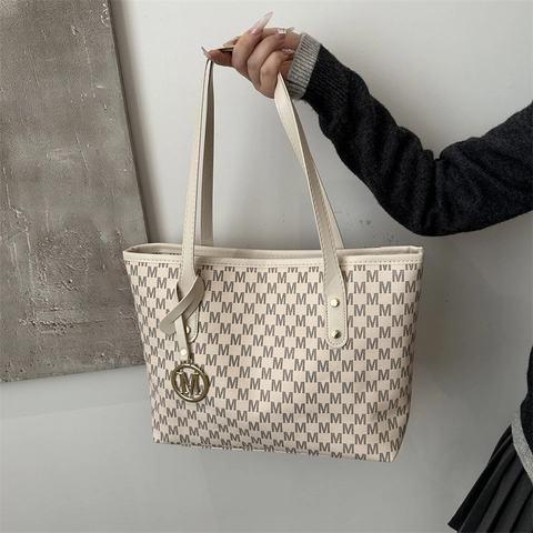 Große Monogramm Einkaufstasche Damen Kunstleder Buchstaben Druck Schultertasche Pendler Handtasche Mit Metall Anhänger