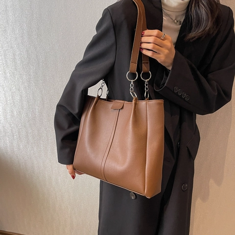 Grand Sac Fourre-tout en Cuir PU pour Femmes Sac à Bandoulière de Navette Minimaliste Urbain Avec Boucle Magnétique