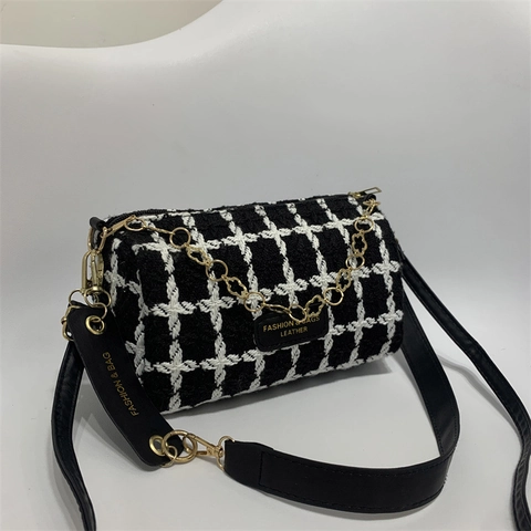 Vintage Plaid Tweed Shoulder Bag For Women Fashion Gold Chain Crossbody Square Bag Small Elegant Satchel Handbag Daily Bag