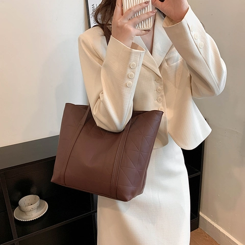 Vintage Große Kapazität PU Leder Gesteppte Tote Bag Für Damen Einfache Pendeln Geometrisches Muster Schultertasche