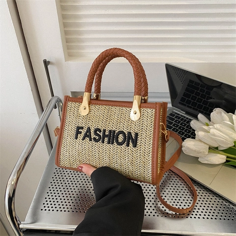 Damen Stroh Gewebte Handtasche Buchstaben Bestickt Umhängetasche Sommer Strand Tote Tasche Kleine Quadratische Schultertasche
