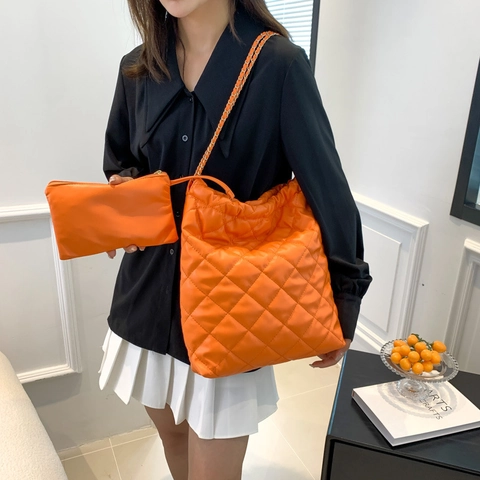 Large Capacity Quilted Tote Bag For Women PU Leather Rhombic Shoulder Bag With Chain Strap Drawstring 2 In 1 Handbag Set