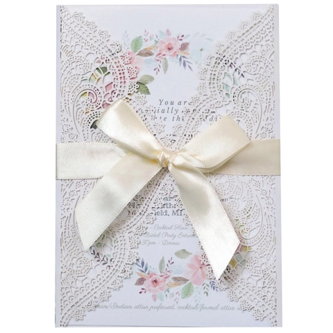 Carte d'Invitation de Mariage Découpée au Laser de Style Européen Élégante Couverture d'Invitation en Dentelle Creuse en Papier Perlé avec Ruban de Satin pour Banquet de Mariage