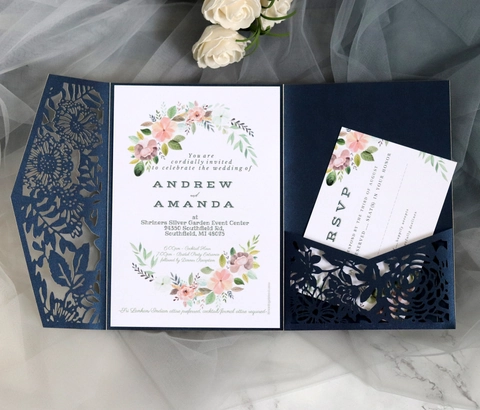 Eleganti Biglietti d'Invito per Matrimonio Floreali Tagliati al Laser Carta Perlata Biglietti d'Auguri con Rosa Traforata per Festa