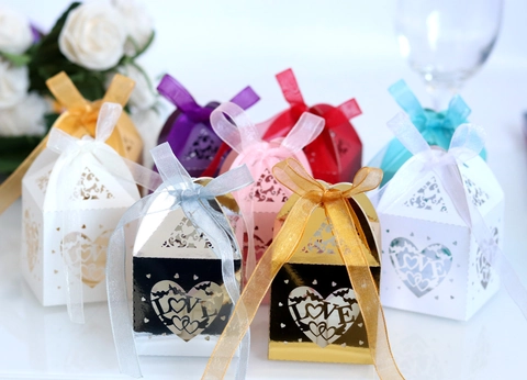 Laser Cut Heart Love Candy Box Pearlescent Paper Hollow Out Gift Box With Ribbon For Wedding Party Valentine Decoration