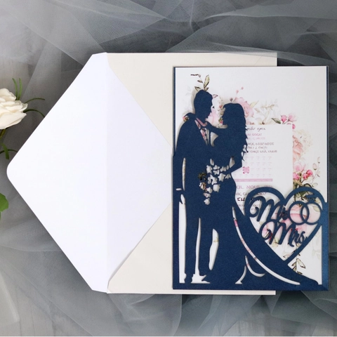 Elegant Laser Cut Wedding Invitations Pearlescent Paper Hollow Greeting Cards Bride Groom Silhouette Heart Marriage Invite