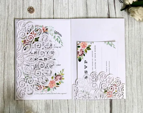 Europese Stijl Laser Gesneden Kant Bruiloft Uitnodigingen Set Elegante Uitnodigingen Met RSVP Kaart En Envelop Voor Banket