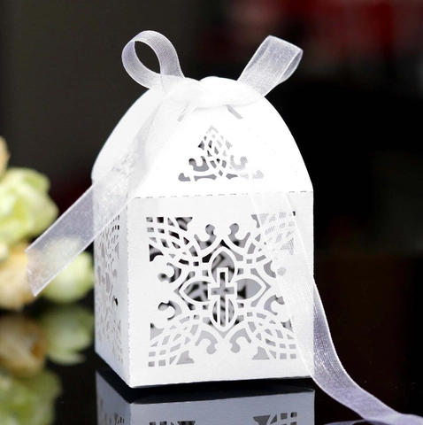 Laser Cut Hollow Cross Candy Boxes Pearlescent Paper Gift Boxes With Ribbon For Wedding Baptism Christmas Party Favors