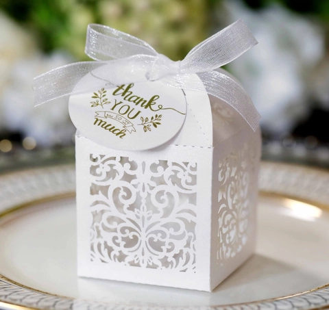 Laser Cut Wedding Candy Box Pearlescent Paper Hollow Gift Boxes With Ribbon Bow For Bridal Shower Birthday Party Favor